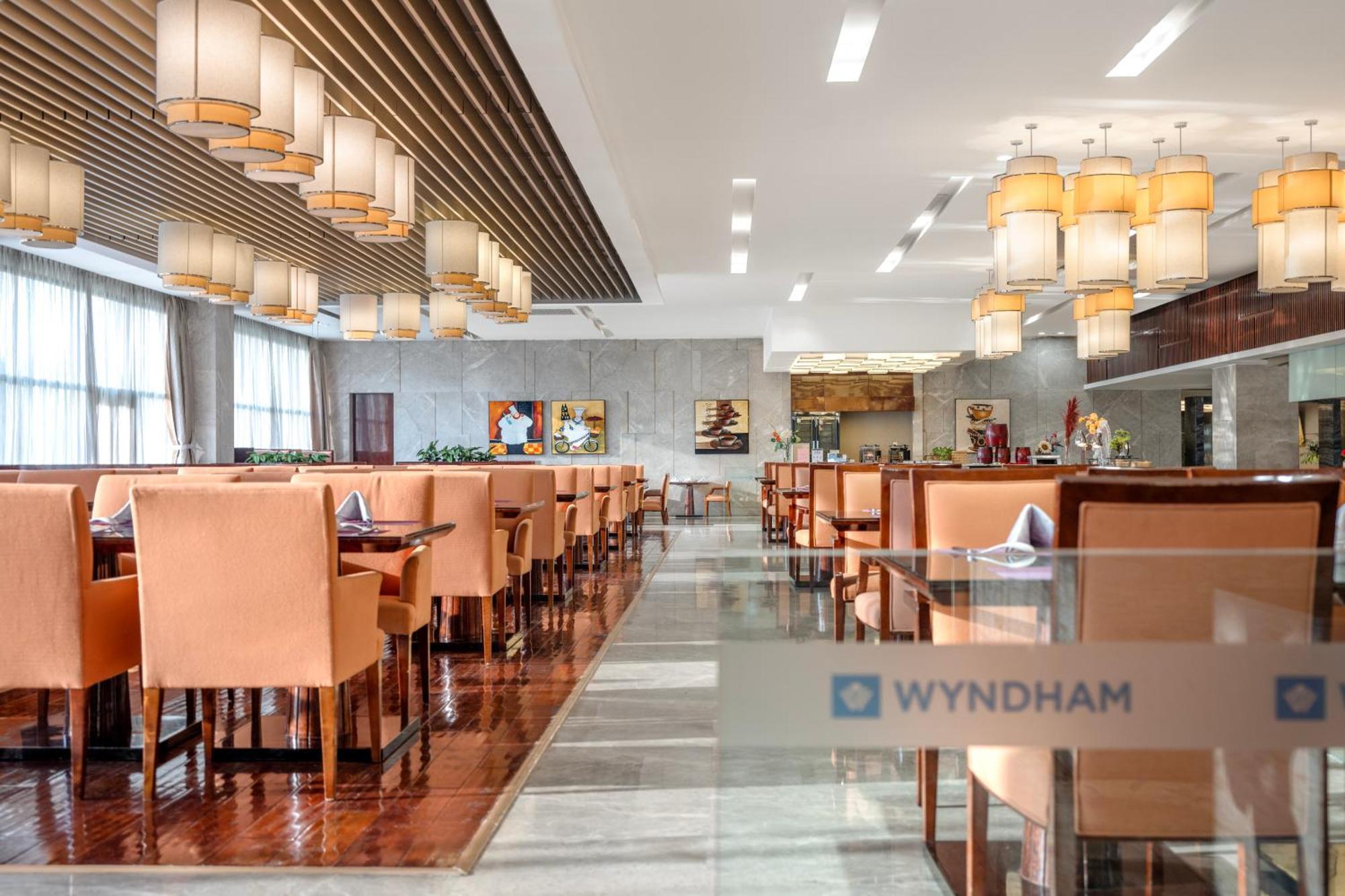 Hotel Wyndam Xuzhou East Exterior foto