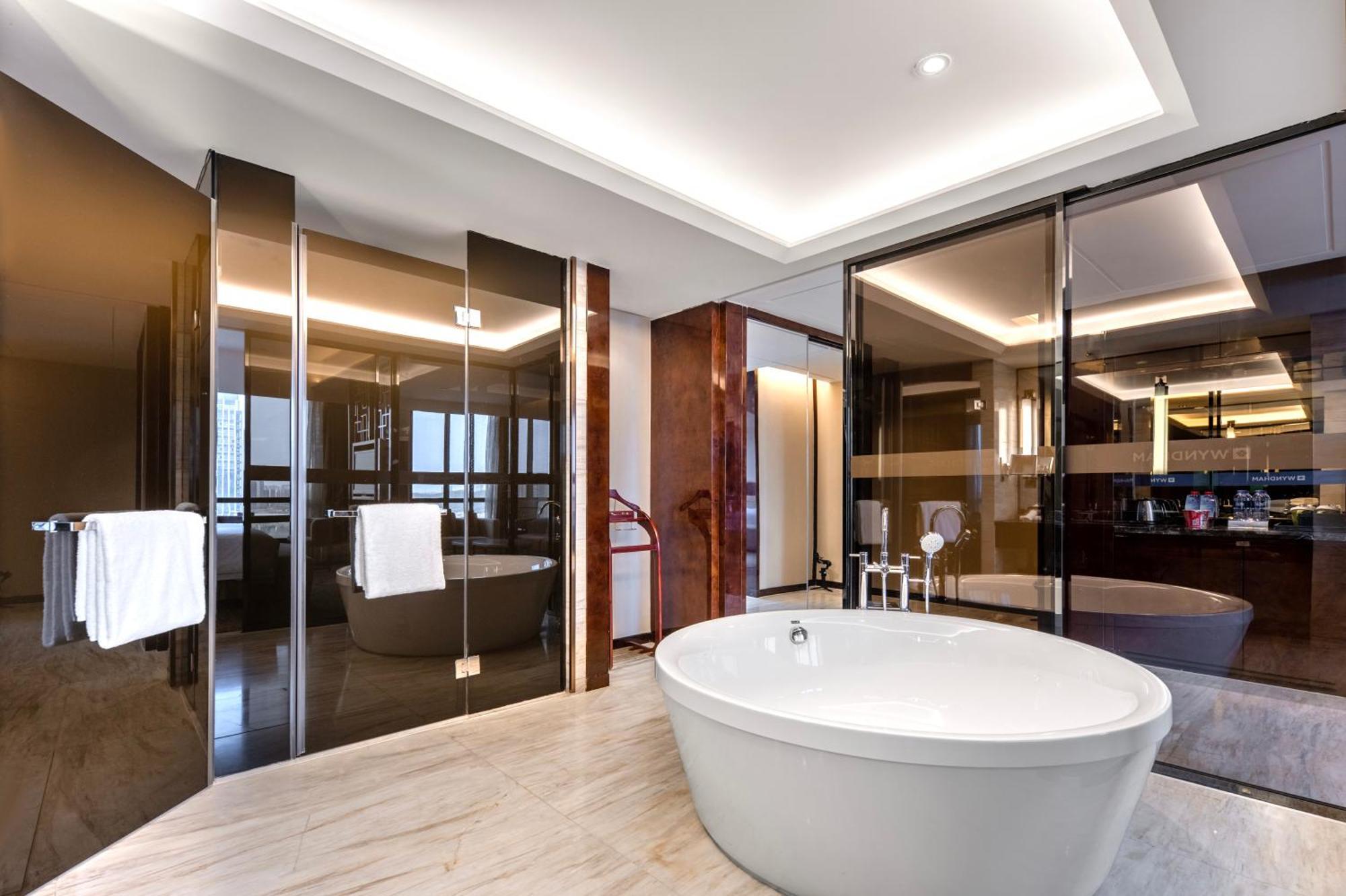 Hotel Wyndam Xuzhou East Exterior foto