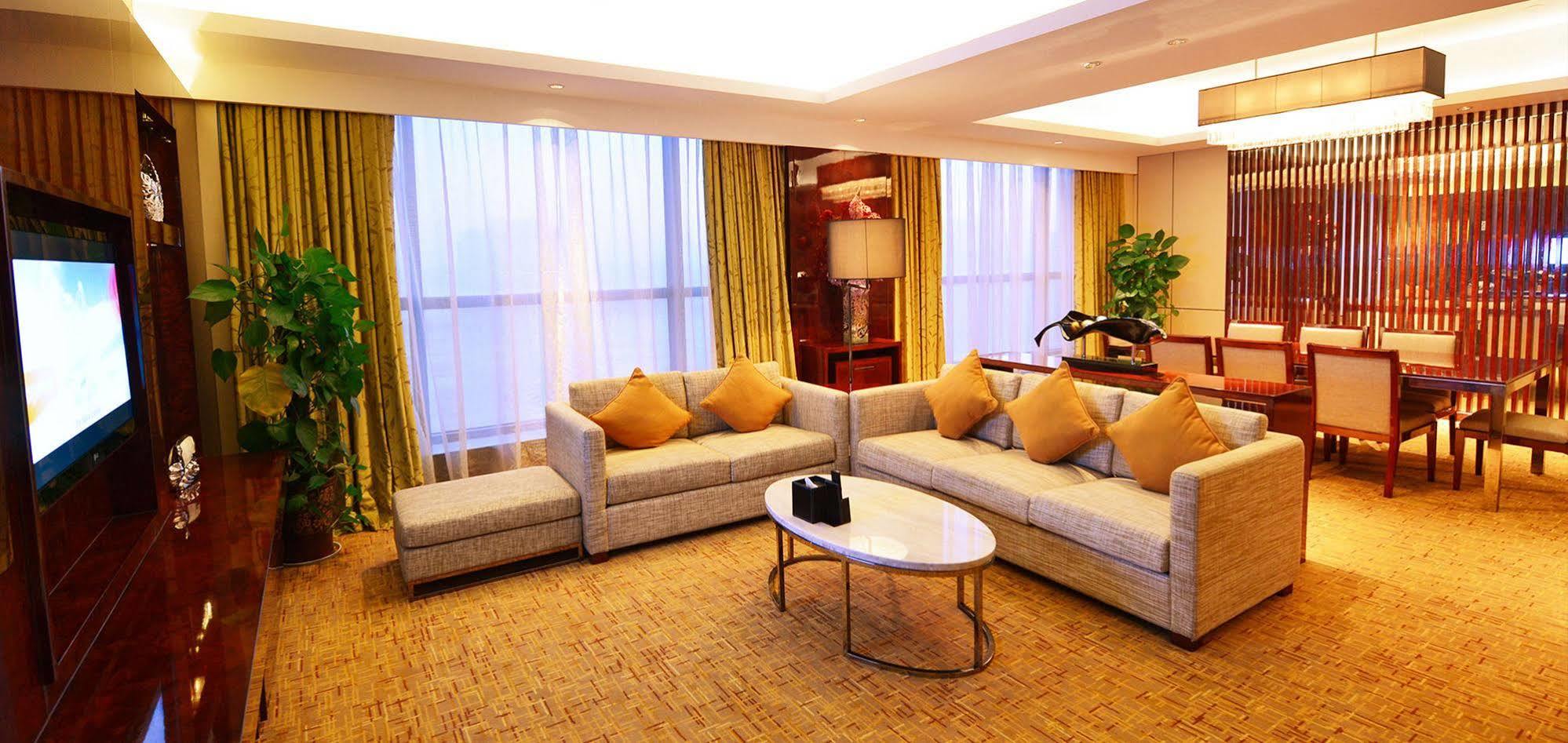 Hotel Wyndam Xuzhou East Exterior foto